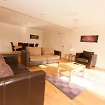 Assaroe Falls Apartman *