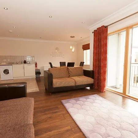 Assaroe Falls アパート